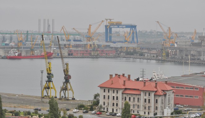 COD PORTOCALIU la Constanța. S-au reluat manevrele în Portul Constanța - panoramaport86-1390830191.jpg