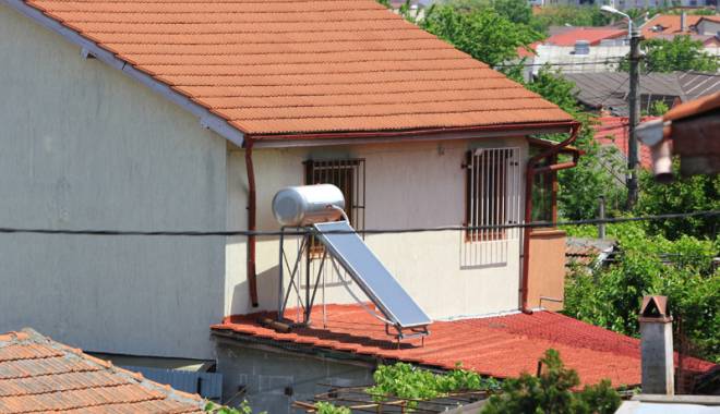 Panourile solare, o alternativă  convenabilă de încălzire pentru constănțeni? - panourilesolare3-1432315127.jpg