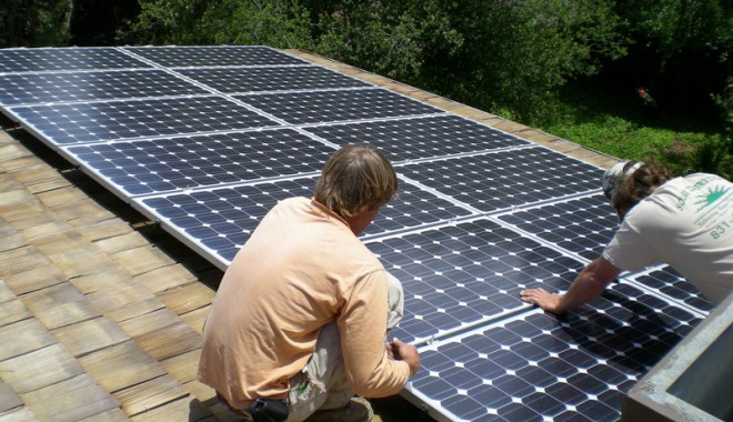 Ministerul Mediului deblochează Casa Verde - panourisolare1-1348771014.jpg