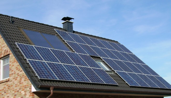 Cum faci economie la curent electric - panourisolarecasa-1323191360.jpg