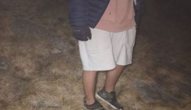 Ce a păţit un tânăr care a încercat să urce pe vârful Negoiu în pantaloni scurţi. Salvamont Argeş: 