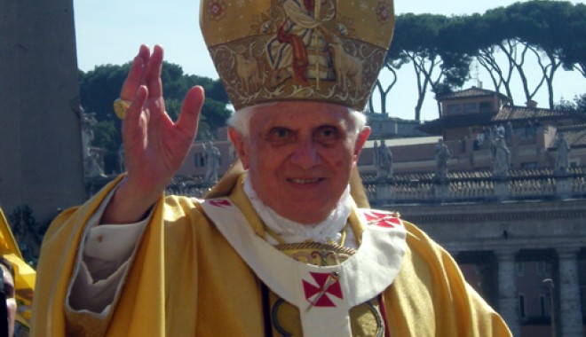 Ce spune  Papa Benedict  despre Europa - papa-1350479468.jpg