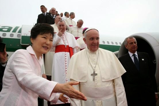 Papa Francisc a beatificat 124 de martiri în Coreea - papa-1408185210.jpg