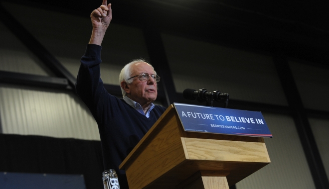Papa Francisc s-a întâlnit cu politicianul Bernie Sanders înainte de plecarea în Grecia - papa-1460805714.jpg