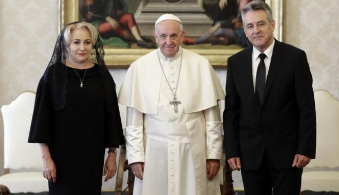 Nunțiul Apostolic în România: O vizită a Papei va fi anunțată de Vatican și Președinție - papa-1526068524.jpg