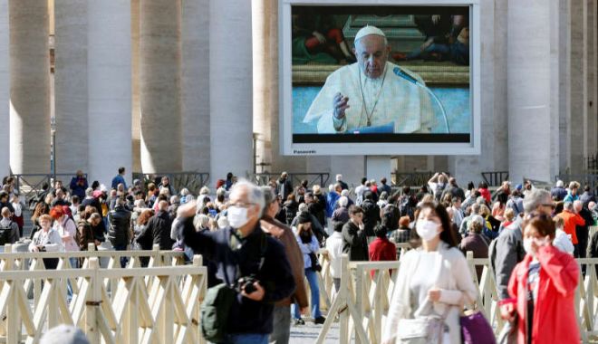 Măsură fără precedent la Vatican. Papa Francisc a rostit rugăciunea de Duminică prin transmisiune video - papa-1583683857.jpg