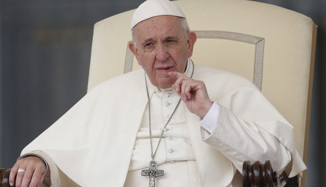 Papa Francisc denunță sclavia în care trăiesc mulți oameni în întreaga lume - papa-1588337070.jpg