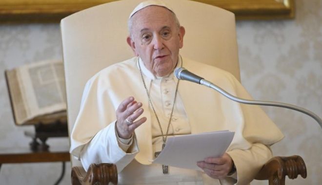 Papa Francisc cere cooperare internațională pentru un vaccin împotriva COVID-19 - papa-1588531205.jpg