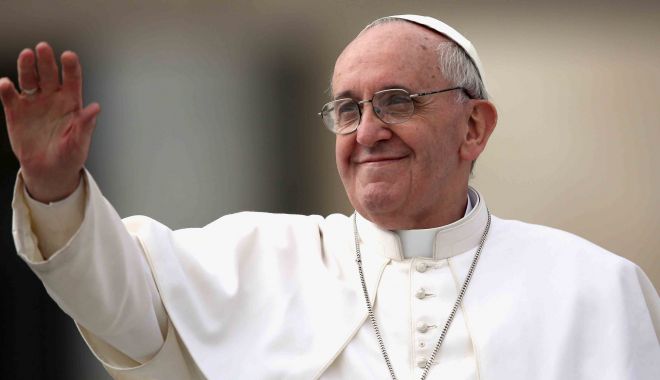 Papa Francisc ne îndeamnă la rugăciune, în lupta împotriva Covid 19 - papa-1589466395.jpg