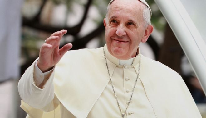 Papa Francisc a primit cea de-a treia doză de vaccin anti-COVID-19 - papa-1635345622.jpg