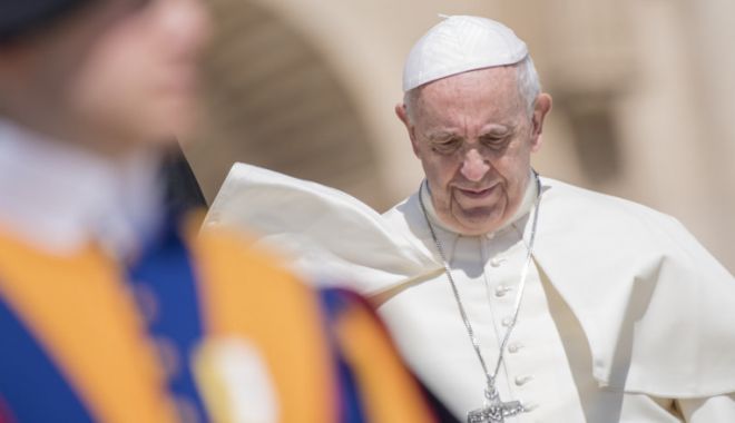 Papa le mulţumeşte jurnaliştilor pentru că au contribuit la dezvăluirea scandalurilor sexuale din cadrul bisericii - papa-1636826949.jpg