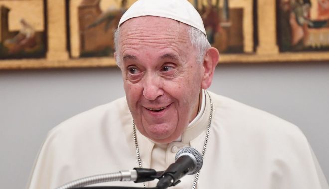 Papa Francisc şi-a anulat programul din cauza unei "uşoare gripe"