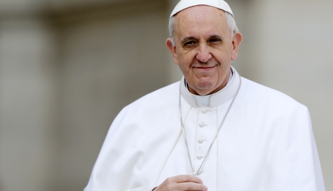 Papa Francisc împlinește astăzi 80 de ani. Vaticanul a invitat credincioșii să îi trimită online mesaje de felicitare - papafrancisc-1481964663.jpg