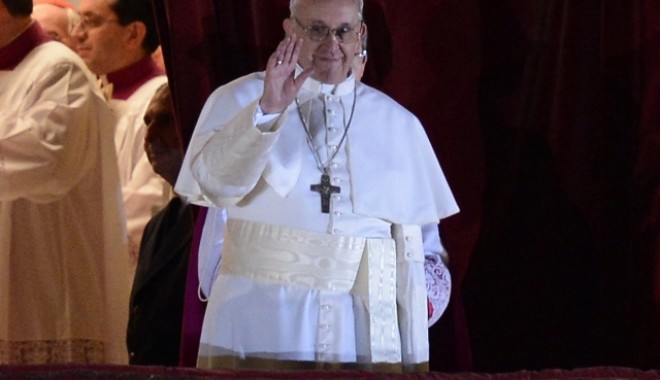 De ce Papa Francisc REFUZĂ vehiculele blindate - papafranciscresize1mfax554511-1402836317.jpg