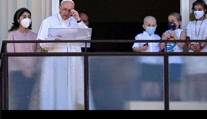 Papa Francisc a apărut pentru prima dată în public, după ce s-a operat - papap3-1626009831.jpg