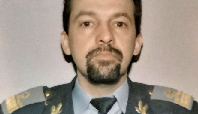 A murit un camarad parașutist. 
