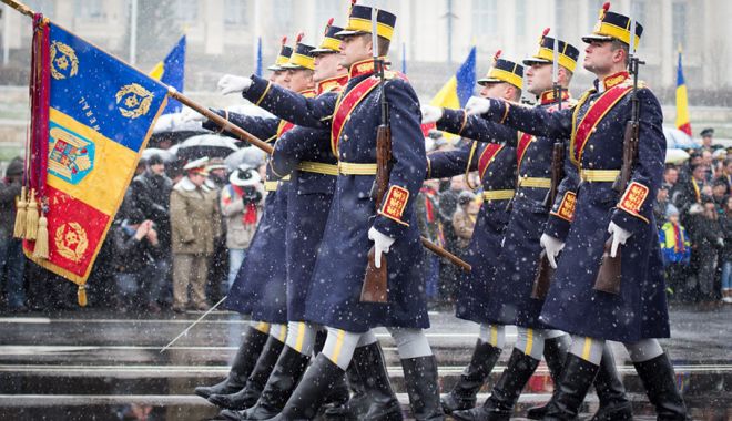 Ziua României. Aproximativ 4.000 de militari, 200 de mijloace tehnice și peste 50 de aeronave, la parada de la Arcul de Triumf - parada-1575185091.jpg