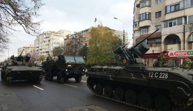 Paradă militară și fasole cu cârnați,  de 1 Decembrie, la Constanța - paradamilitara-1543427773.jpg