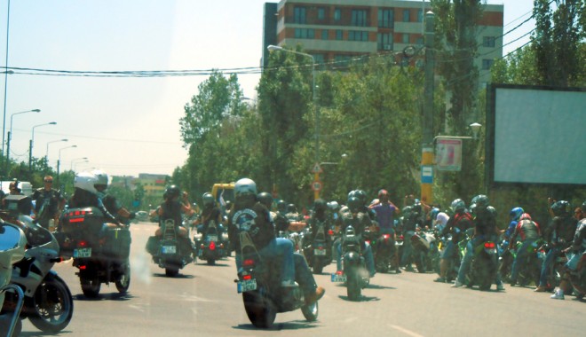 Paradă Moto la Constanța - paradamoto-1339346946.jpg