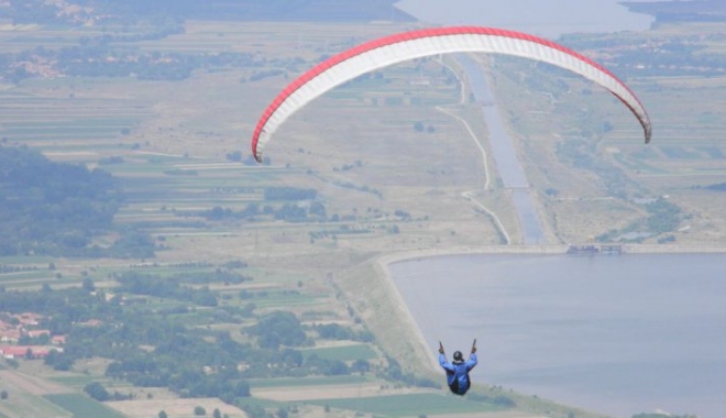 Parapantă prăbușită / Pilotul, în stare gravă, pasagerul - mort - parapanta1024x76832271400-1468178768.jpg