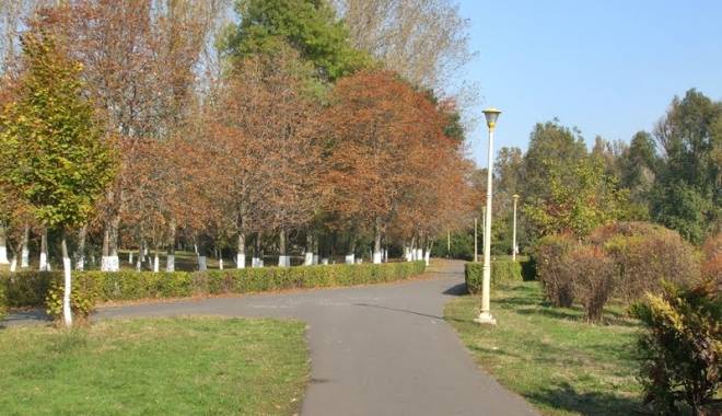 Angajații RAJA și militarii americani curăță Parcul Tăbăcărie - parc1338153669-1430993841.jpg