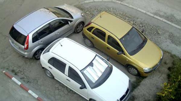 Amenzi pentru șoferii care blochează mașinile parcate - parcareblocaj90426700-1349362155.jpg