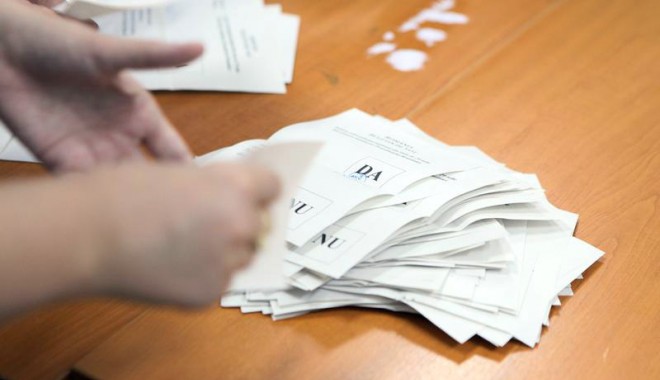 Parchetul a ridicat acte de la Curtea Constituțională - parchetulridicatdocumenteccr-1344872252.jpg