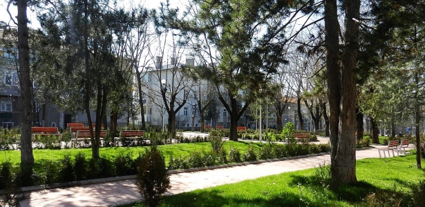Parcurile din Medgidia, pregătite pentru zilele însorite - parcmedgidia615x300-1397656648.jpg