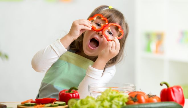 Alimentaţia copilului este importantă şi pentru creşterea părului - parcopii1-1642347953.jpg