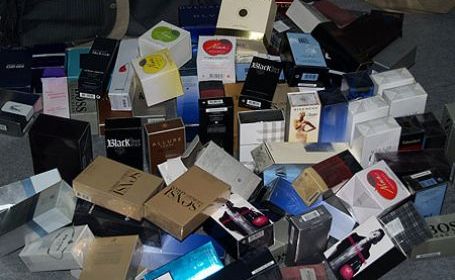 S-au ales cu dosare penale pentru înșelăciune - parfumuri1346365914-1364389412.jpg