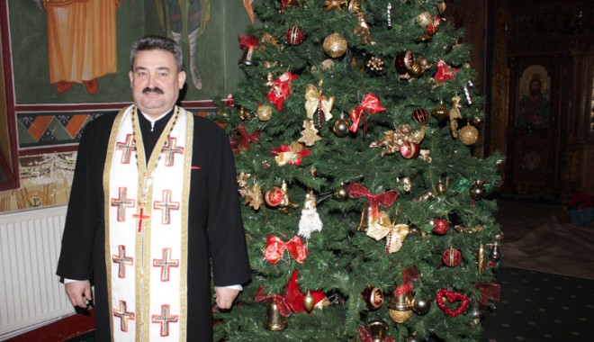 Nașterea Pruncului Iisus, între Moș Crăciun și goana prin magazine - parintelemariusmosteanu3-1355514022.jpg