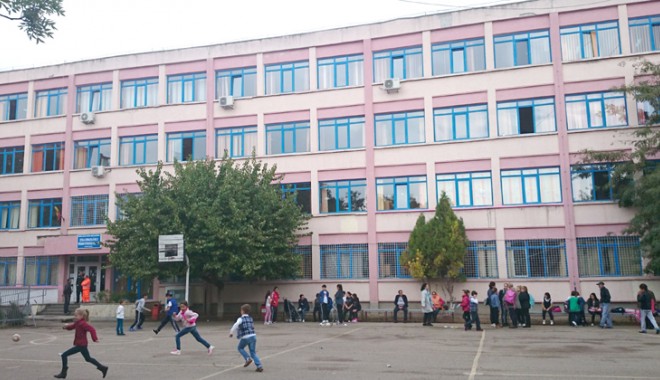 Părinții au început să se plângă de problemele din școli - parintii-1412793042.jpg