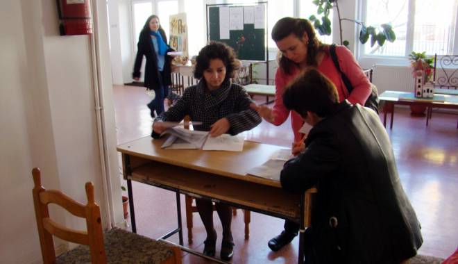 Părinți, pregătiți dosarele pentru înscrierea în clasa zero! - parintipregatiti-1422888027.jpg