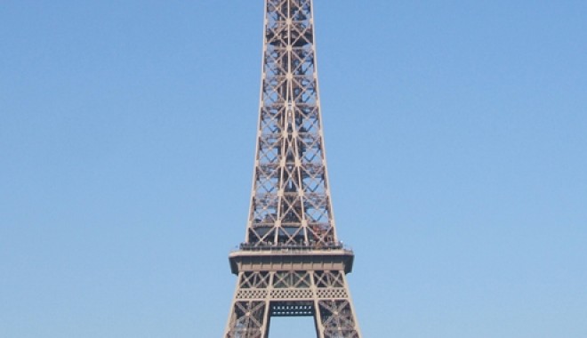 Prefectul Poliției din Paris îi vizează pe români  într-un raport - parisfond-1327416138.jpg