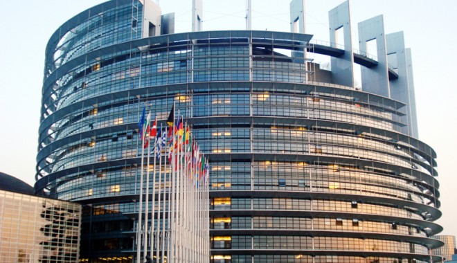 PE adoptă trei rezoluții privind introducerea brevetului unic european - parlament-1355330482.jpg