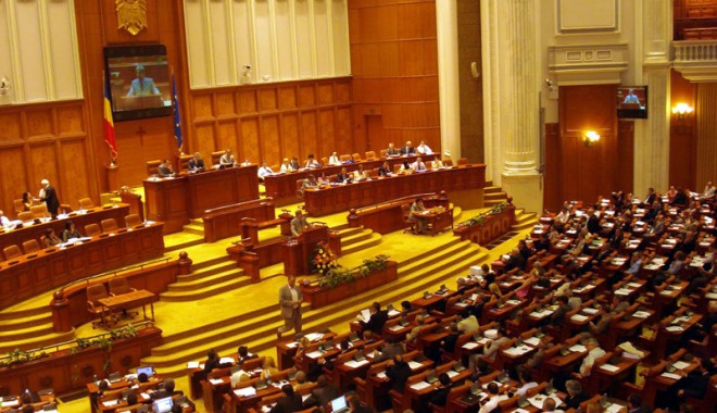 Cât de multe ar putea să facă politicienii constănțeni pentru mediul de afaceri - parlament-1361110257.jpg