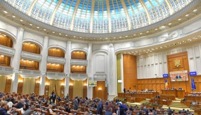 Peste 141.000.000 lei - cheltuieli cu deputaţii şi senatorii în primele şase luni ale anului