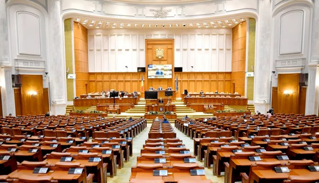 Regrupare în Parlament! Trei deputați revin în POT