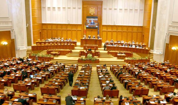 Parlamentul a adoptat modificările la Statutul deputaților și senatorilor - parlament1-1358858356.jpg