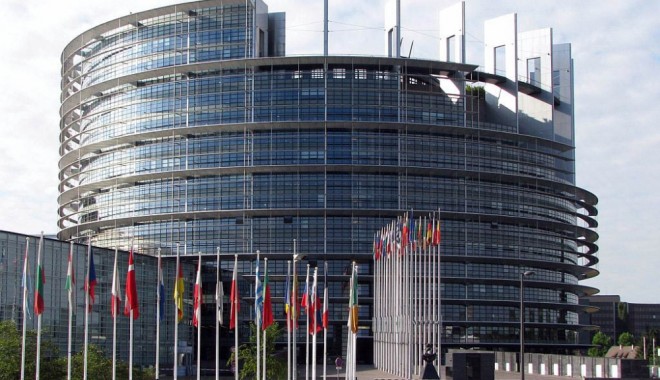 Parlamentul European cere implicare mai mare în combaterea EBOLA - parlament1351078027-1411043478.jpg