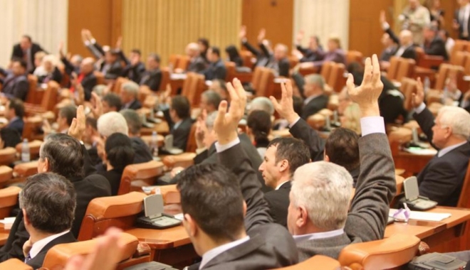 Parlamentarii și-au reînceput activitatea - parlamentari-1492510068.jpg