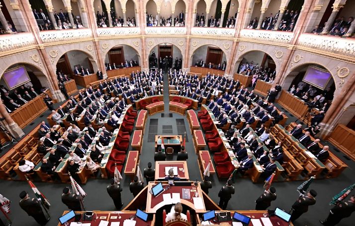 Parlamentarii maghiari au votat împotriva ieșirii din Curtea Penală Internațională - parlamentarii-1779955794.webp