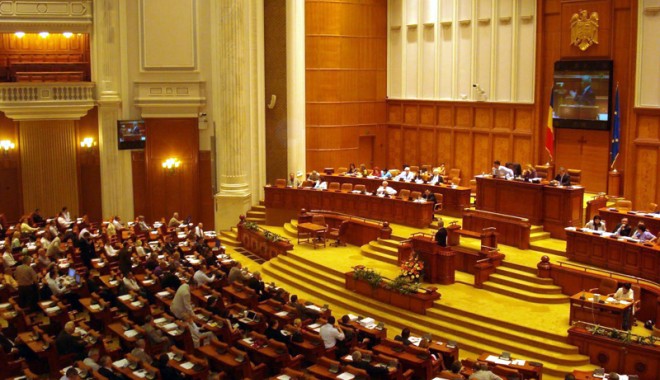 Parlamentarii ar putea acorda o nouă zi liberă pentru angajați - parlamentariiarputeaacorda-1411660027.jpg