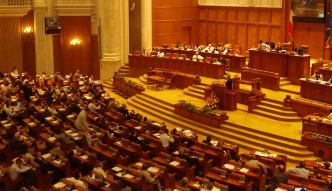 Parlament: Legea pensiilor speciale, retrimisă la comisie - parlamentlegeapensiilorspeciale-1441996755.jpg