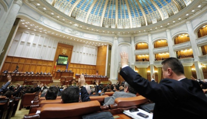 Ordonanța 14 a fost adoptată în Senat. 