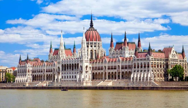 Parlamentul de la Budapesta adoptă o lege care încurajează natalitatea - parlamentul-1554209584.jpg