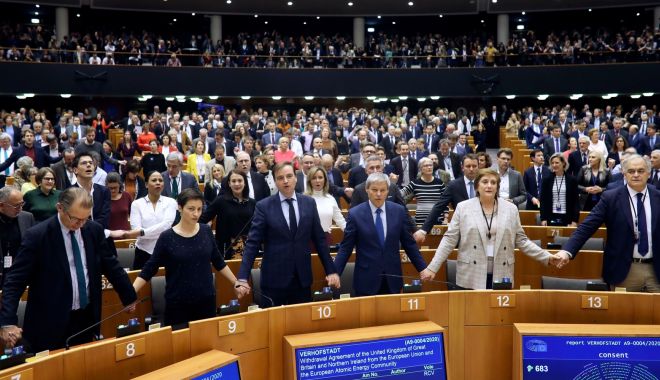 Parlamentul European a ratificat acordul de retragere a Regatului Unit din UE - parlamentul-1580418161.jpg