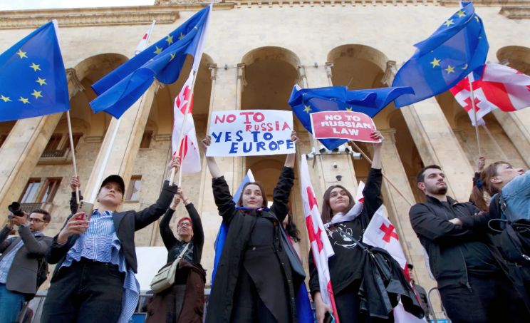 Parlamentul Georgiei aprobă în primă lectură legea agenţilor străini - parlamentul-1713549459.jpg