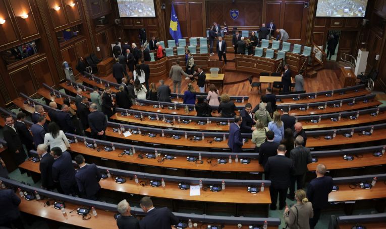 Parlamentul kosovar nu a reușit să aleagă președintele. Noi alegeri legislative la orizont - parlamentul-1777449020.webp