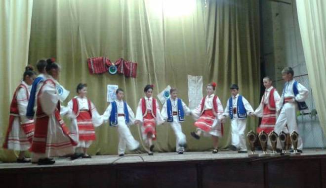 Participare numeroasă la Festivalul  